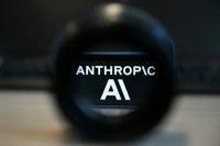 "Guerre de l'IA", "souveraineté" : la suspension d'Anthropic s'invite dans la présidentielle française